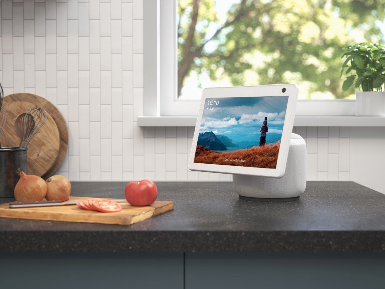 Nuevo Amazon Echo Show 10 (2020): no solo tiene pantalla, sino que también gira para seguirnos cuando nos movemos | TecnoMarket