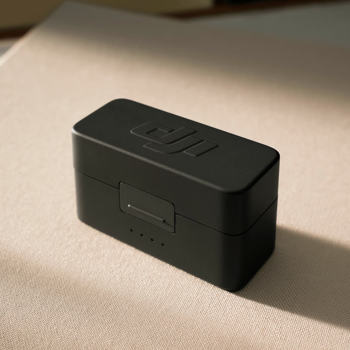 DJI Mic Mini (2 TX + 1 RX + estuche de carga) Sistema de 2 Micrófonos Inalámbricos Lavalier para iPhone / Cámara / Android